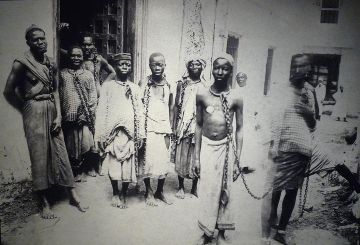 une des rares photographies de la traite des eclaves, prise vers 1870